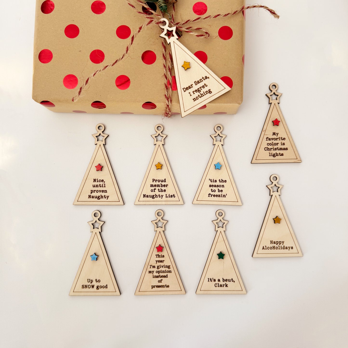 Etiquetas de regalo divertidas con forma de árbol de Navidad minimalista, etiquetas de regalo cortadas con láser, etiquetas de regalo de madera grabadas con láser