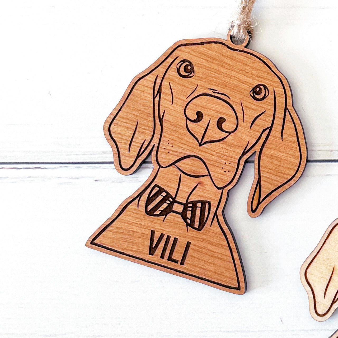 Vizsla ornament for pet parents, engraved personalized baltic birch or cherry ply with DIY option