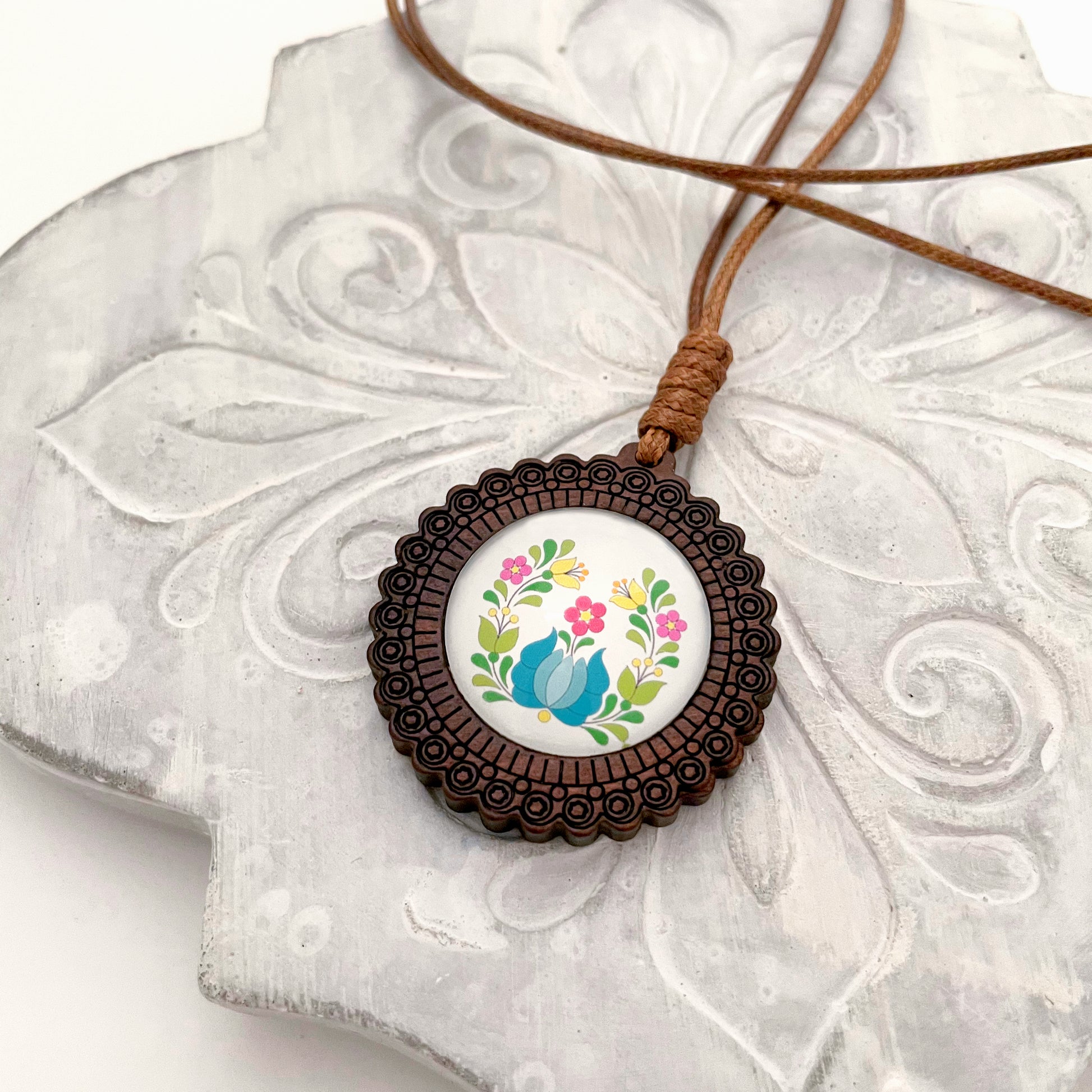 Traditional Hungarian style necklace VINTAGE COLORS