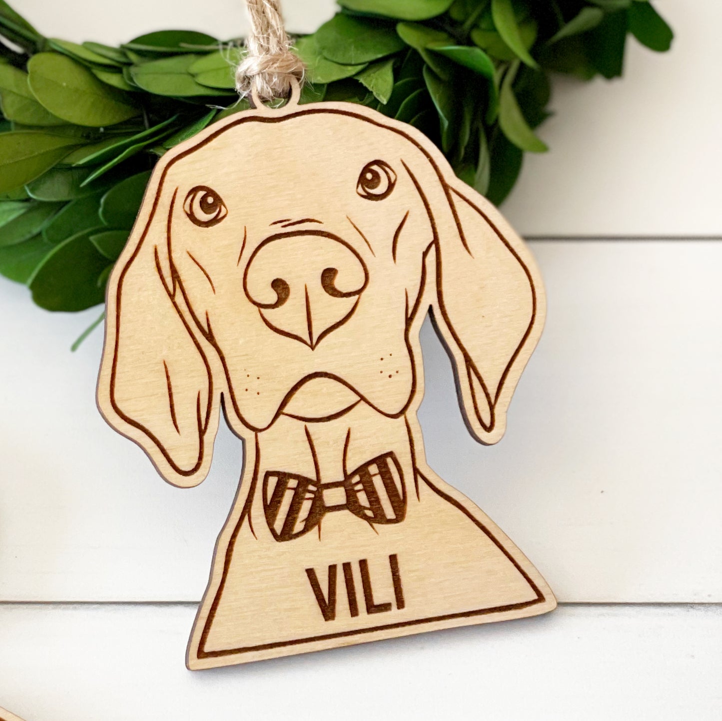 Vizsla ornament for pet parents, engraved personalized baltic birch or cherry ply with DIY option