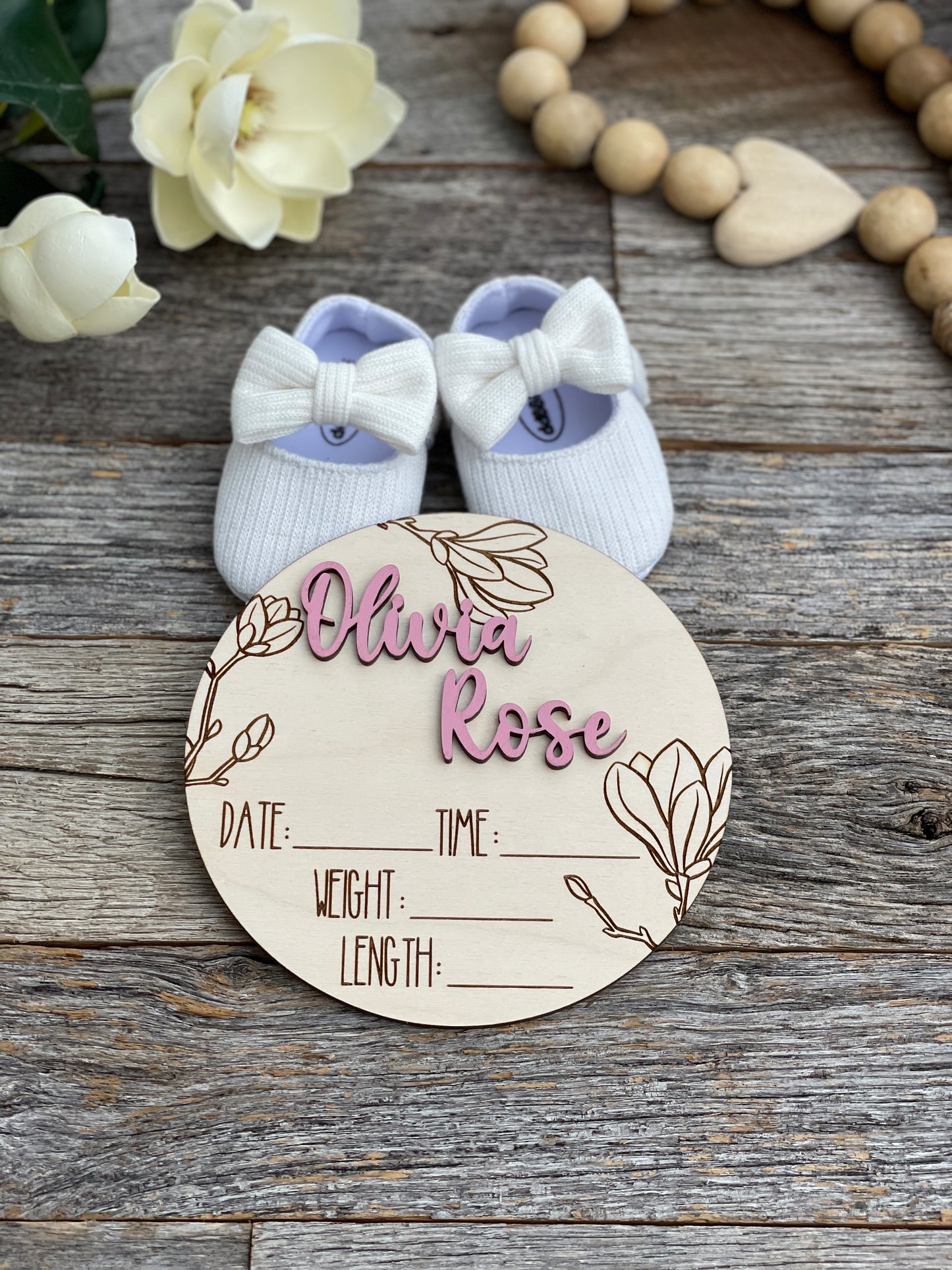 Anuncio de nacimiento de bebé grabado con láser personalizado, Magnolia, accesorio fotográfico de bebé de madera floral